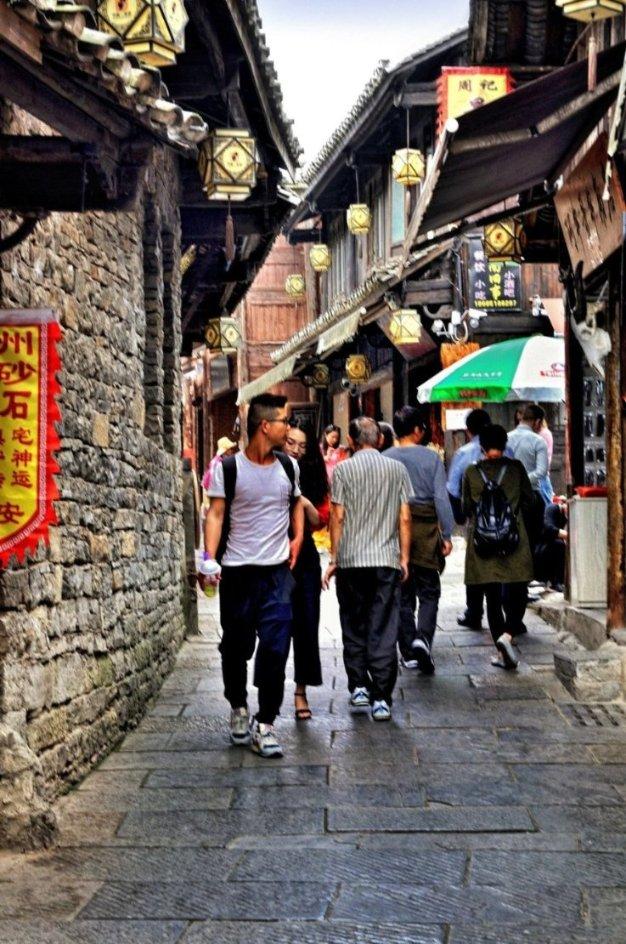 人工智能大模型企业已达8家,上海该如何提升产业竞争力?